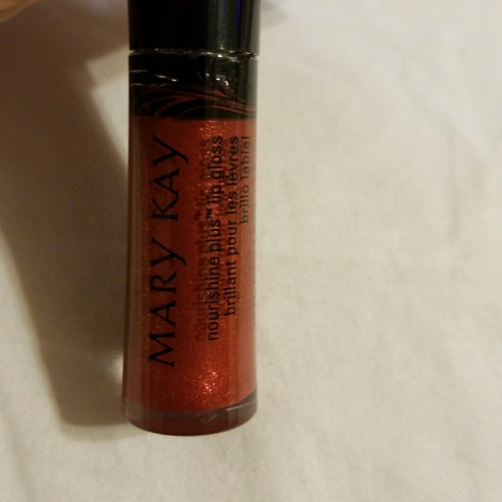 MK NouriShine